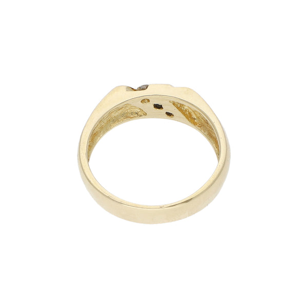 Anillo estriado con diamantes en oro amarillo 14 kilates.