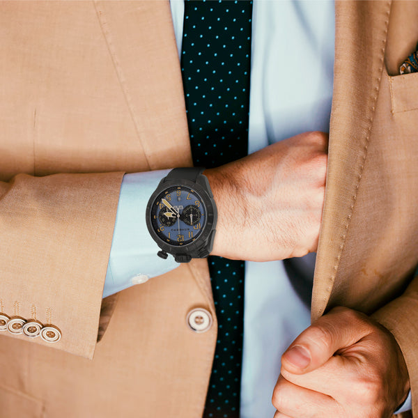 Reloj Bomberg para caballero modelo Bolt-68.