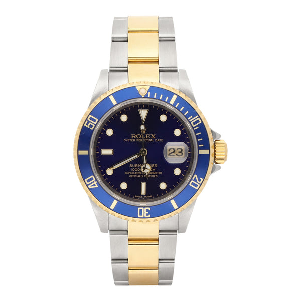 Reloj Rolex para caballero modelo Oyster Perpetual Date Submariner vistas en oro amarillo 18 kilates.