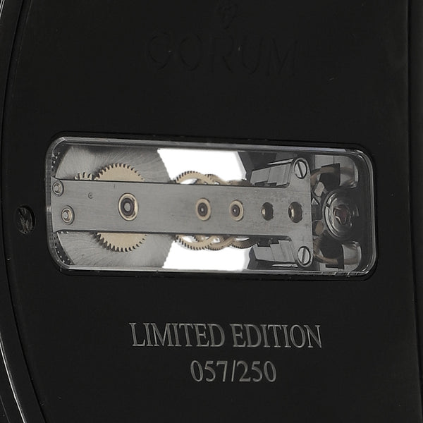 Reloj Corum para caballero modelo Ti-Bridge.