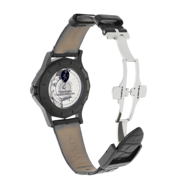 Reloj Corum para dama modelo Legend edición Fundación Rebbeca de Alba.