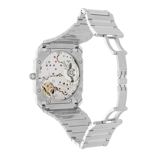 Reloj Bvlgari para caballero modelo Octo Finissimo.