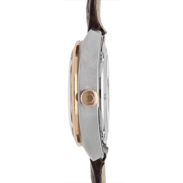 Reloj Omega para caballero modelo Constellation Globemaster vistas en oro rosa 18 kilates.