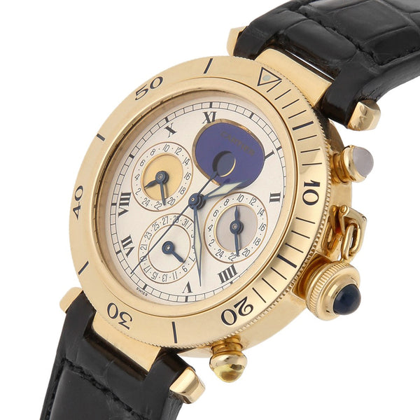 Reloj Cartier para caballero modelo Pasha caja y broche en oro amarillo 18 kilates.