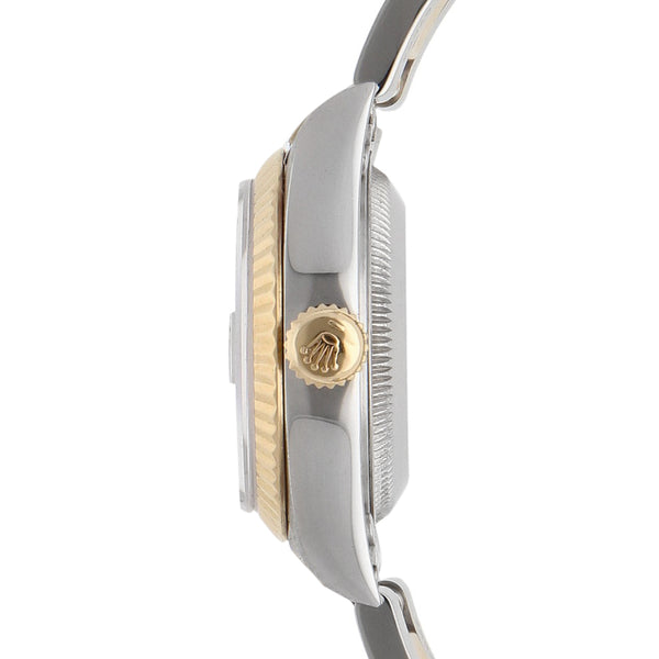 Reloj Rolex para dama modelo Oyster Perpetual DateJust vistas en oro amarillo 18 kilates.