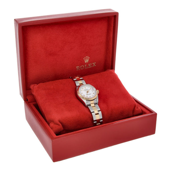 Reloj Rolex para dama modelo Oyster Perpetual DateJust vistas en oro amarillo 18 kilates.