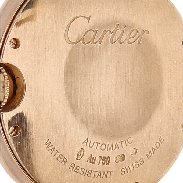 Reloj Cartier para dama modelo Ballon Bleu caja y broche en oro rosa 18 kilates.