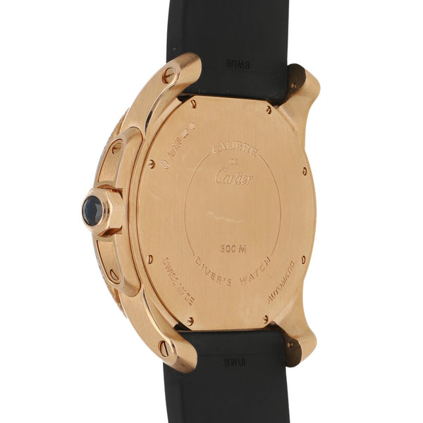 Reloj Cartier para caballero modelo Calibre de Cartier Diver caja y broche en oro amarillo 18 kilates.