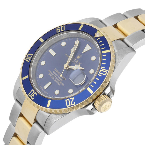 Reloj para caballero modelo Oyster Perpetual Date Submariner vistas en oro amarillo 18 kilates.