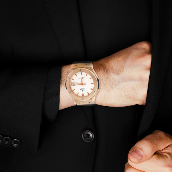 Reloj Hublot Para caballero modelo Classic Fusion King Gold caja y broche en oro rosa 18 kilates.