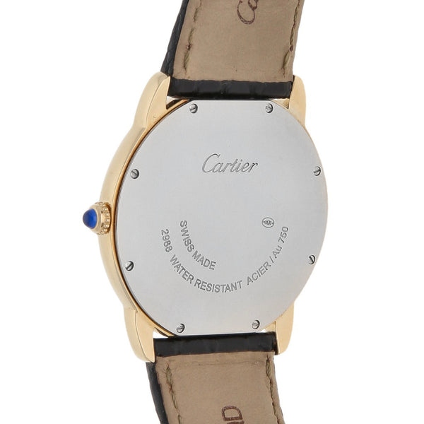 Reloj Cartier para caballero modelo Ronde Solo caja en oro amarillo 18 kilates.