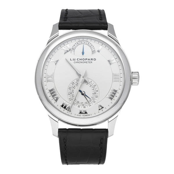 Reloj para caballero modelo Chopard L.U.C Quattro caja y broche en oro blanco 18 kilates.