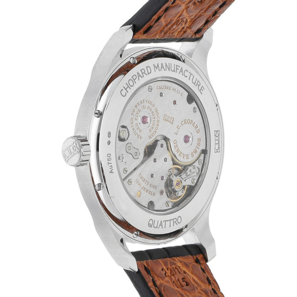 Reloj para caballero modelo Chopard L.U.C Quattro caja y broche en oro blanco 18 kilates.