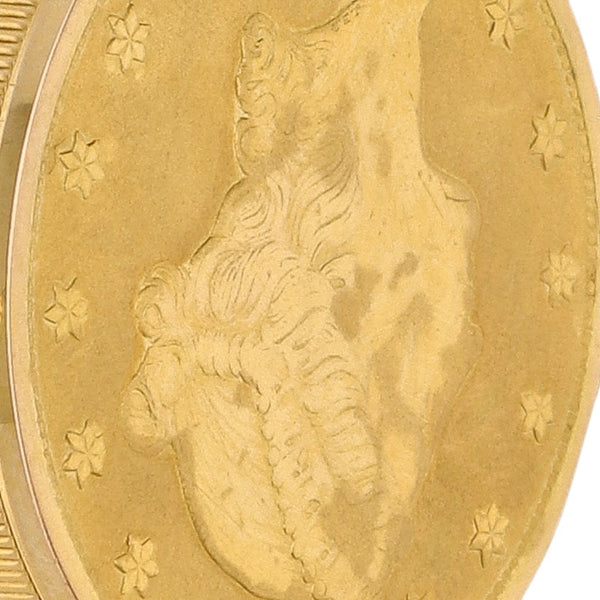 Reloj Corum para caballero modelo Heritage Coin caja y broche en oro amarillo 18 kilates.