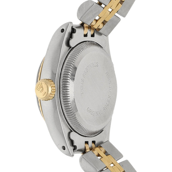 Reloj Rolex para dama modelo Oyster Perpetual Date vistas en oro amarillo 18 kilates.