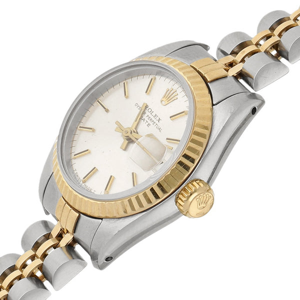 Reloj Rolex para dama modelo Oyster Perpetual Date vistas en oro amarillo 18 kilates.