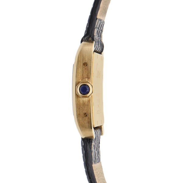 Reloj Cartier para caballero modelo Tank Divan caja y broche en oro amarillo 18 kilates.