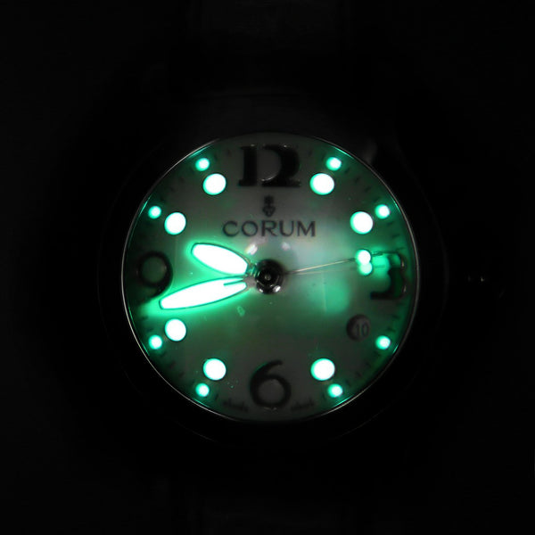 Reloj Corum para dama modelo Bubble.