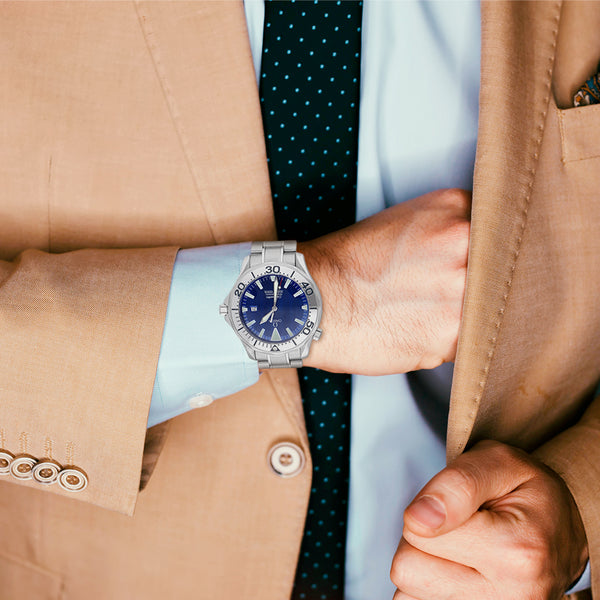 Reloj Omega para caballero modelo Seamaster.