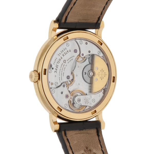 Reloj Patek Philippe para caballero/unisex modelo Calatrava caja y broche en oro amarillo 18 kilates.