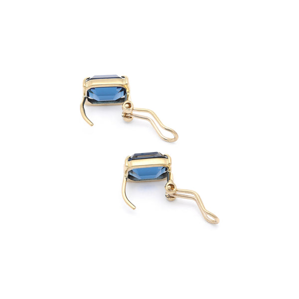 Aretes diseño especial con blue London en oro amarillo 14 kilates.
