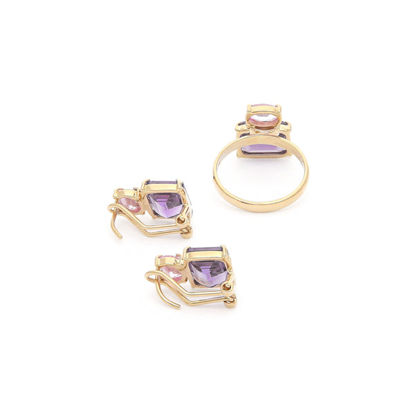 Juego de anillo y aretes diseño especial con amatista y rosa de Francia en oro amarillo 14 kilates.