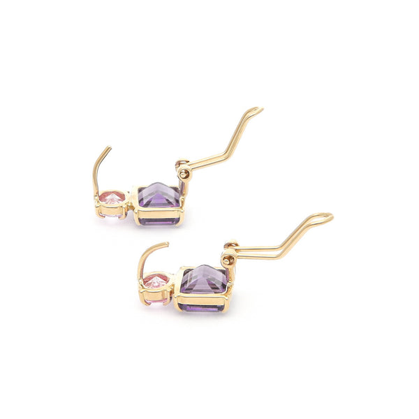 Juego de anillo y aretes diseño especial con amatista y rosa de Francia en oro amarillo 14 kilates.