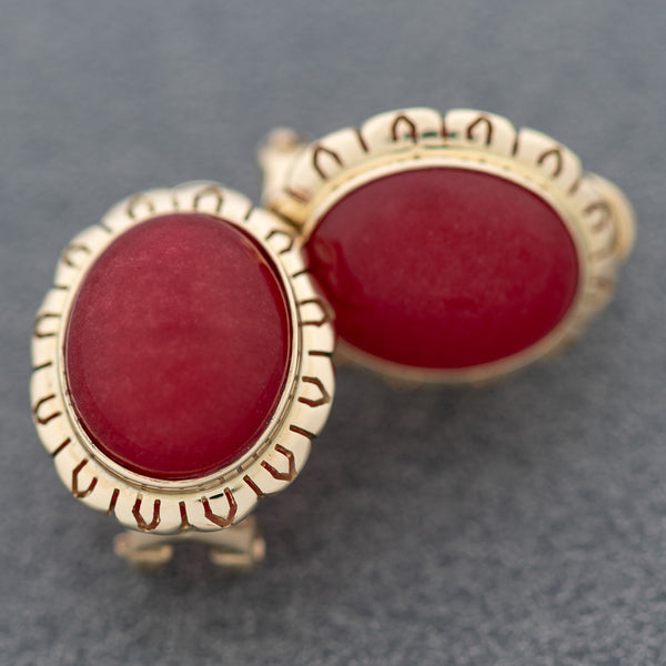 Aretes calados con cornolina en oro amarillo 14 kilates.
