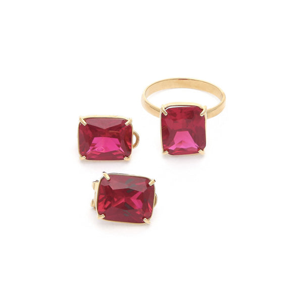 Juego de anillo y aretes diseño especial con rubíes en oro amarillo 14 kilates.
