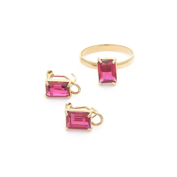 Juego de anillo y aretes diseño especial con rubíes en oro amarillo 14 kilates.