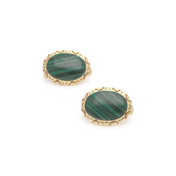 Aretes calados con malaquita en oro amarillo 14 kilates.