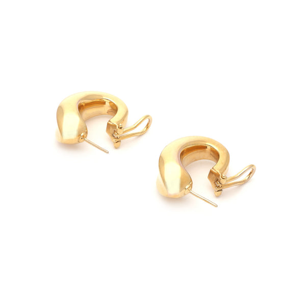 Aretes huecos en oro amarillo 14 kilates.