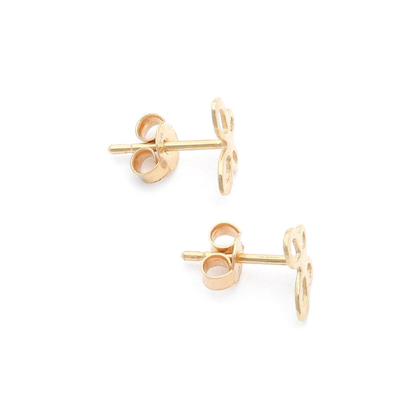 Aretes calados motivo mariposa en oro amarillo 14 kilates.