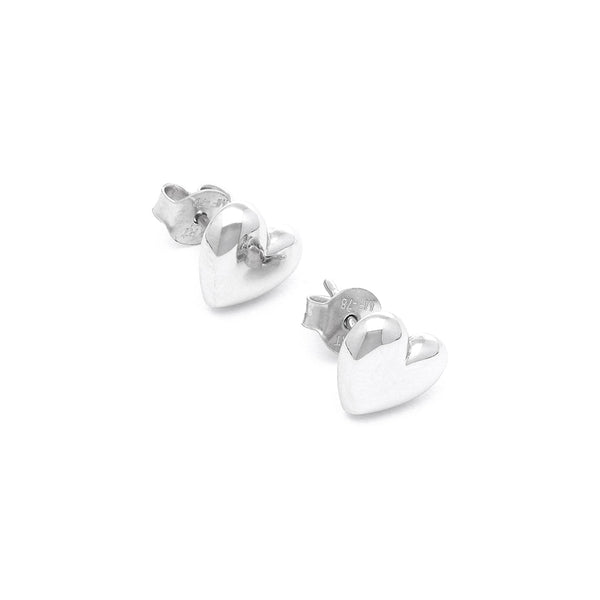 Aretes lisos motivo corazón en oro blanco 14 kilates.