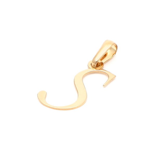 Dije liso motivo letra S en oro amarillo 14 kilates.
