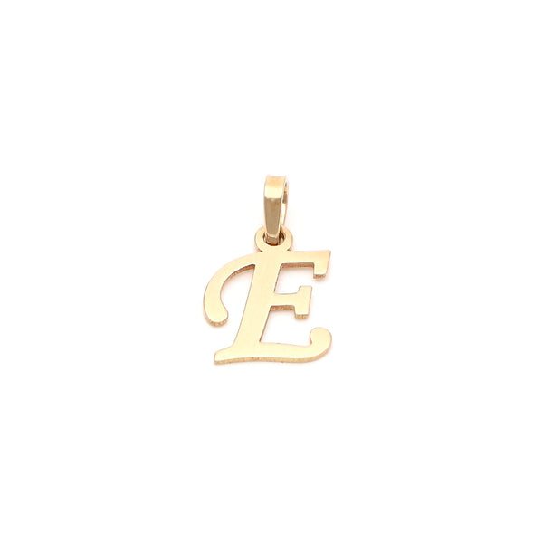 Dije liso motivo letra E en oro amarillo 14 kilates.