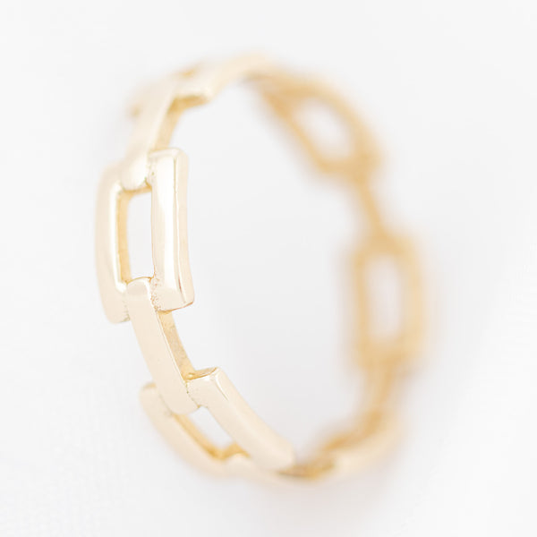 Anillo diseño especial en oro amarillo 14 kilates.
