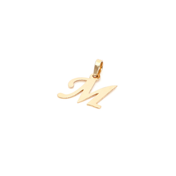 Dije liso motivo letra M en oro amarillo 14 kilates.