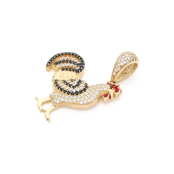 Dije diseño especial motivo gallo con sintéticos y esmalte en oro amarillo 14 kilates.