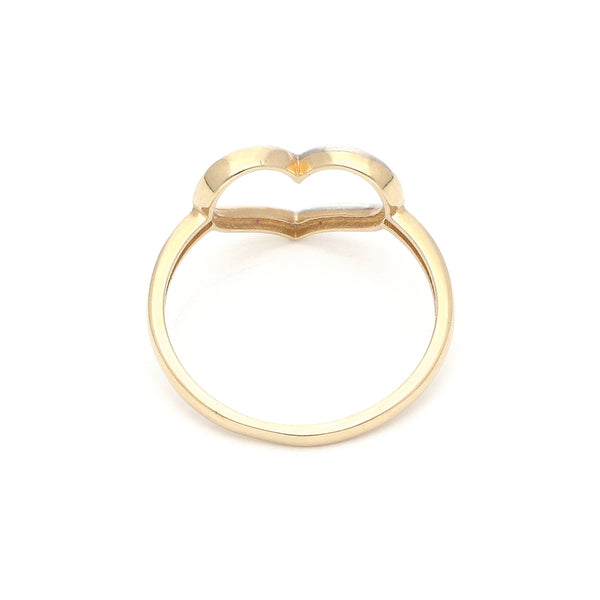 Anillo liso motivo corazón en oro amarillo 14 kilates.