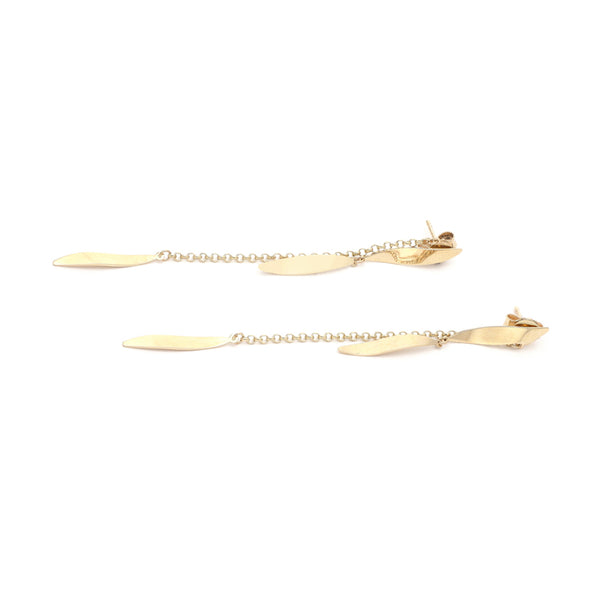 Aretes diseño especial con colgantes en oro amarillo 14 kilates.