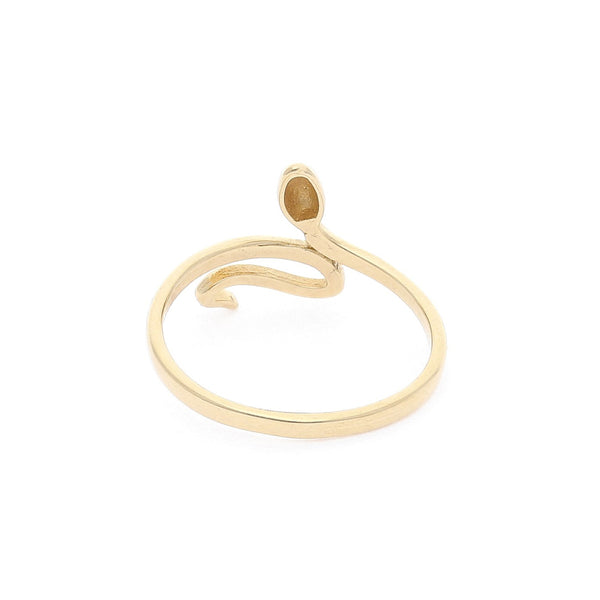 Anillo liso motivo serpiente en oro amarillo 14 kilates.