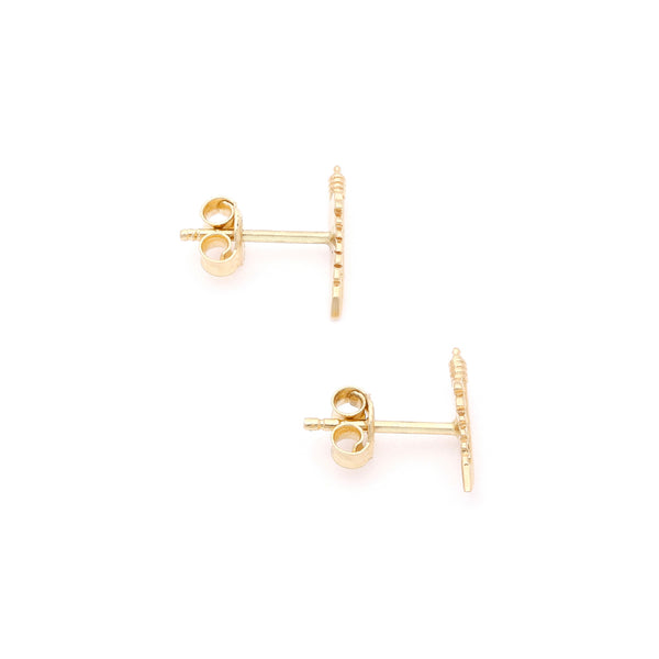 Aretes diseño especial motivo hoja en oro amarillo 14 kilates.