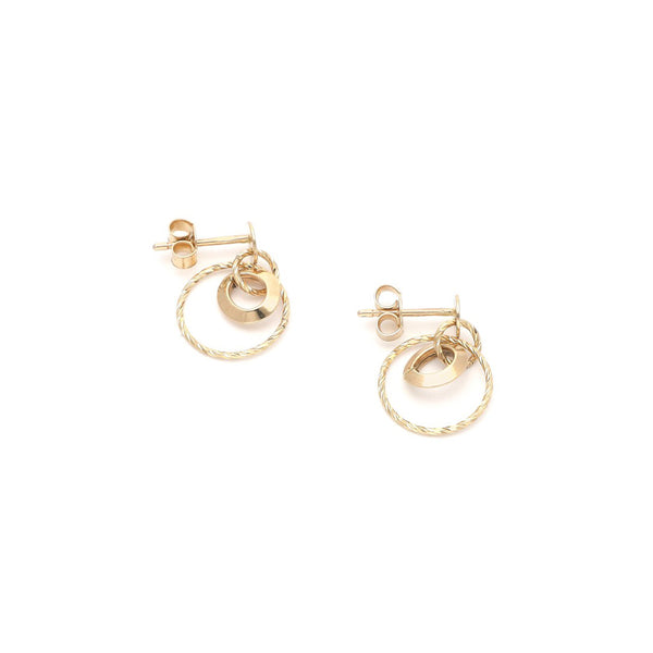 Aretes diseño especial con colgantes motivo aros en oro amarillo 14 kilates.