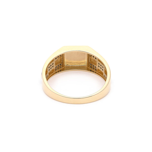 Anillo diseño especial con sintéticos en oro amarillo 14 kilates.