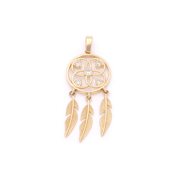 Dije calado motivo atrapa sueños con circonias en oro amarillo 14 kilates.