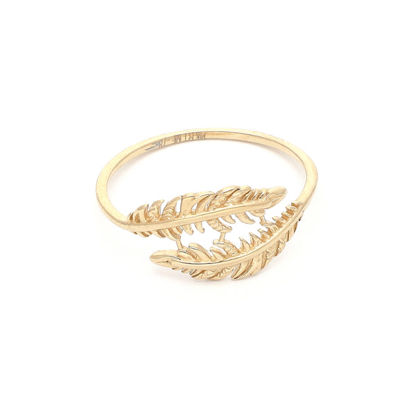 Anillo diseño especial motivo hojas en oro amarillo 14 kilates.