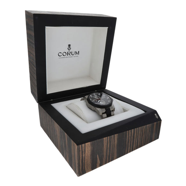 Reloj Corum para caballero modelo The Admiral's Cup Seafender Tide.