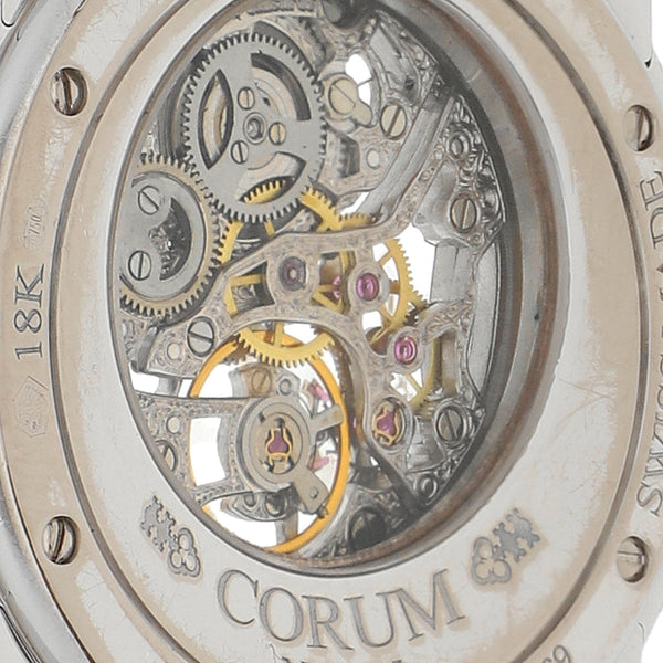 Reloj Corum para caballero modelo Bubbliamonds High Jewelry Skeleton caja y broche en oro blanco 18 kilates.