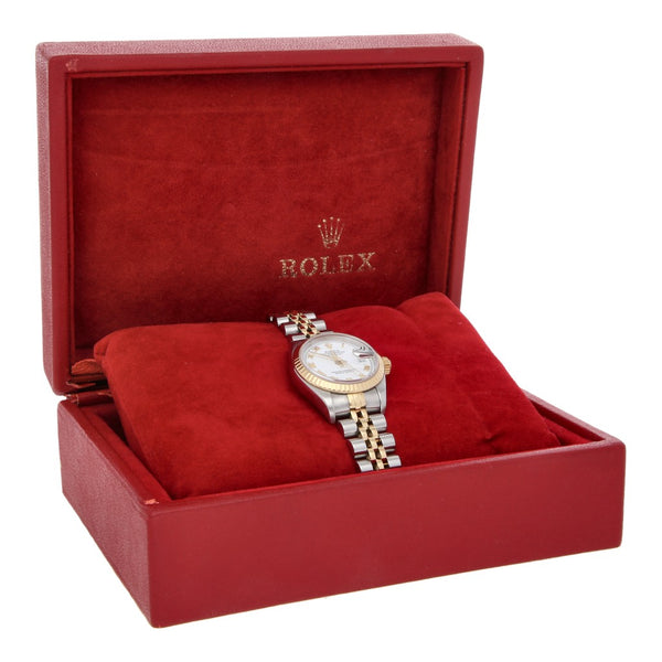 Reloj Rolex para dama modelo Oyster Perpetual DateJust vistas en oro amarillo 18 kilates.